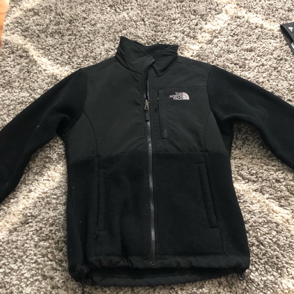Lightly worn north face fleece zip up.